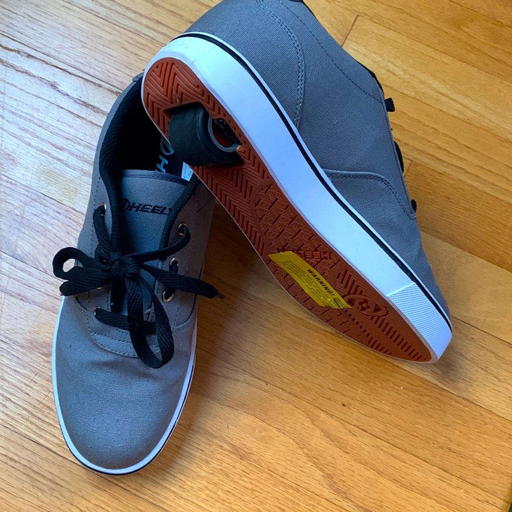 NWOB Heelys Men's Wheeled Skate Shoe Size 10